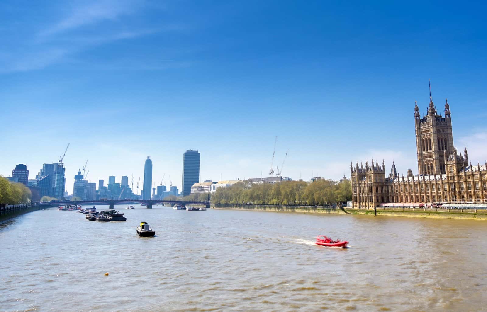 Go Kayaking on the Thames in Europe Group Tours