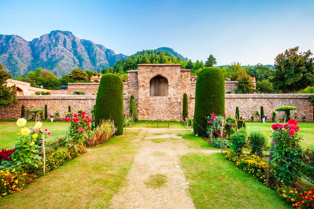 Go for Paragliding at pari mahal in Singapore Tour Packages from Pune