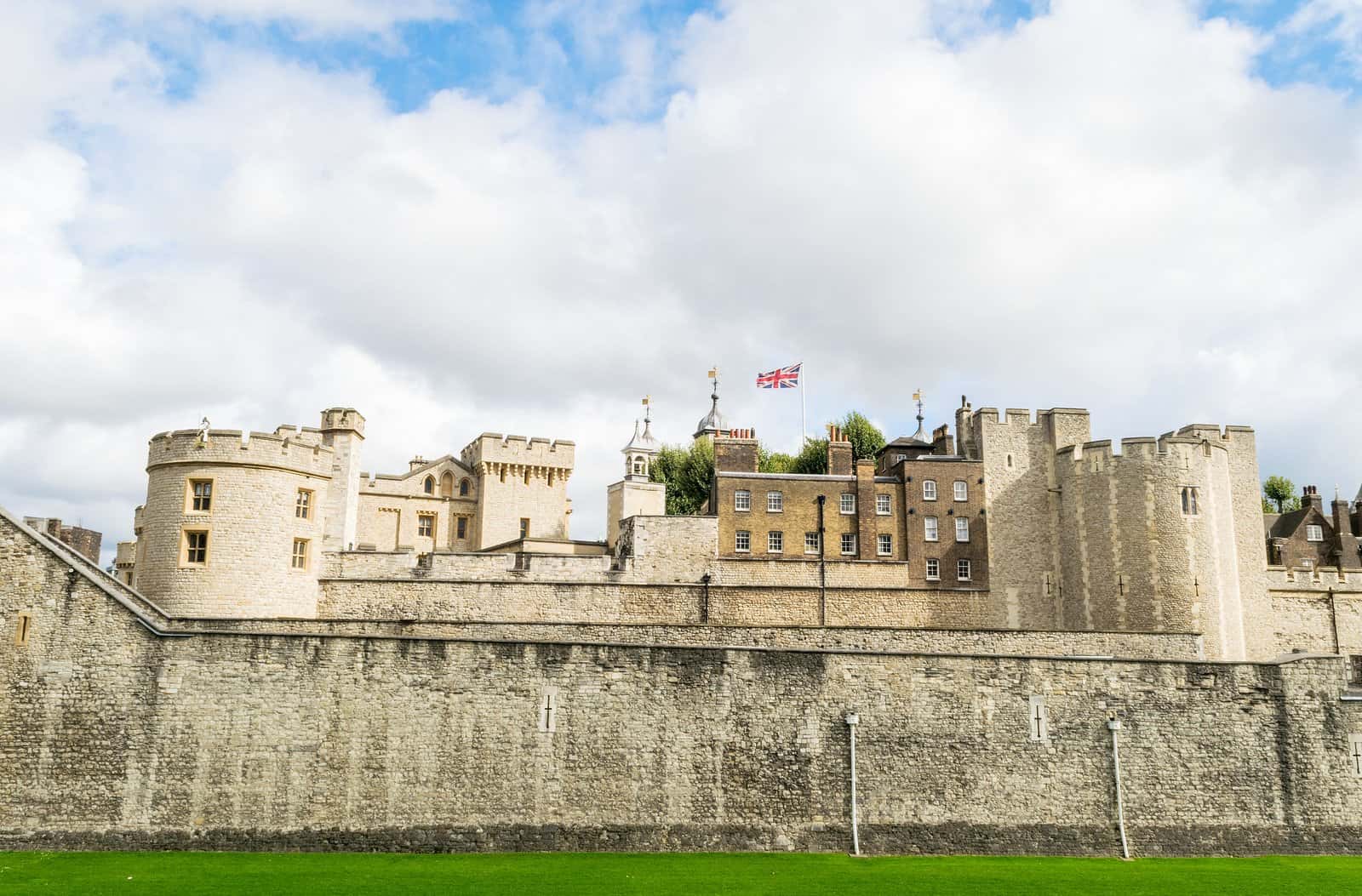 Stratford, The Cotswolds, Oxford, & Warwick Castle in Europe Group Tours