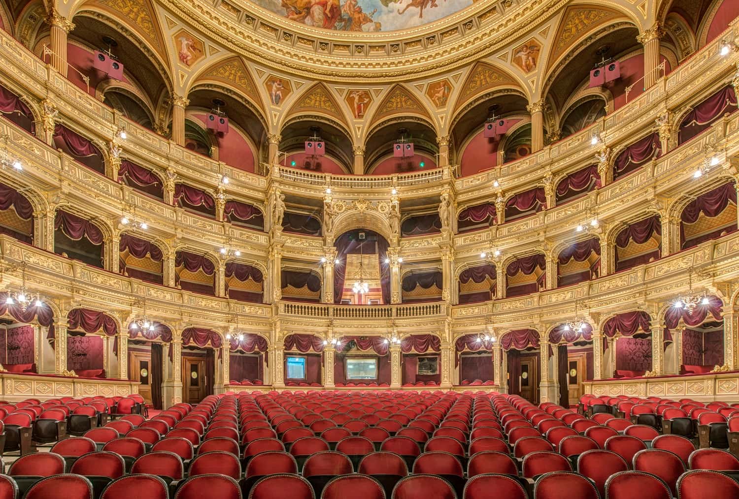 Experience the Lyric Opera in USA - United States