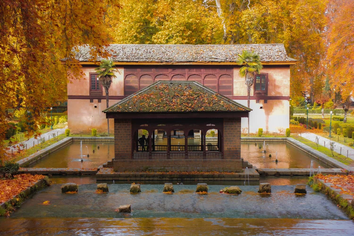 Mughal Gardens in Singapore Tour Packages from Pune