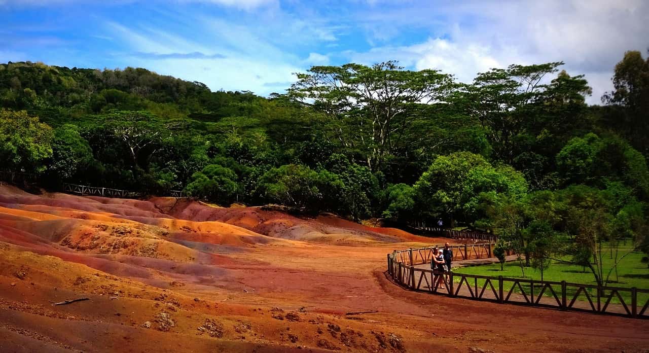 Discover the Charamal colored earth in Mauritius