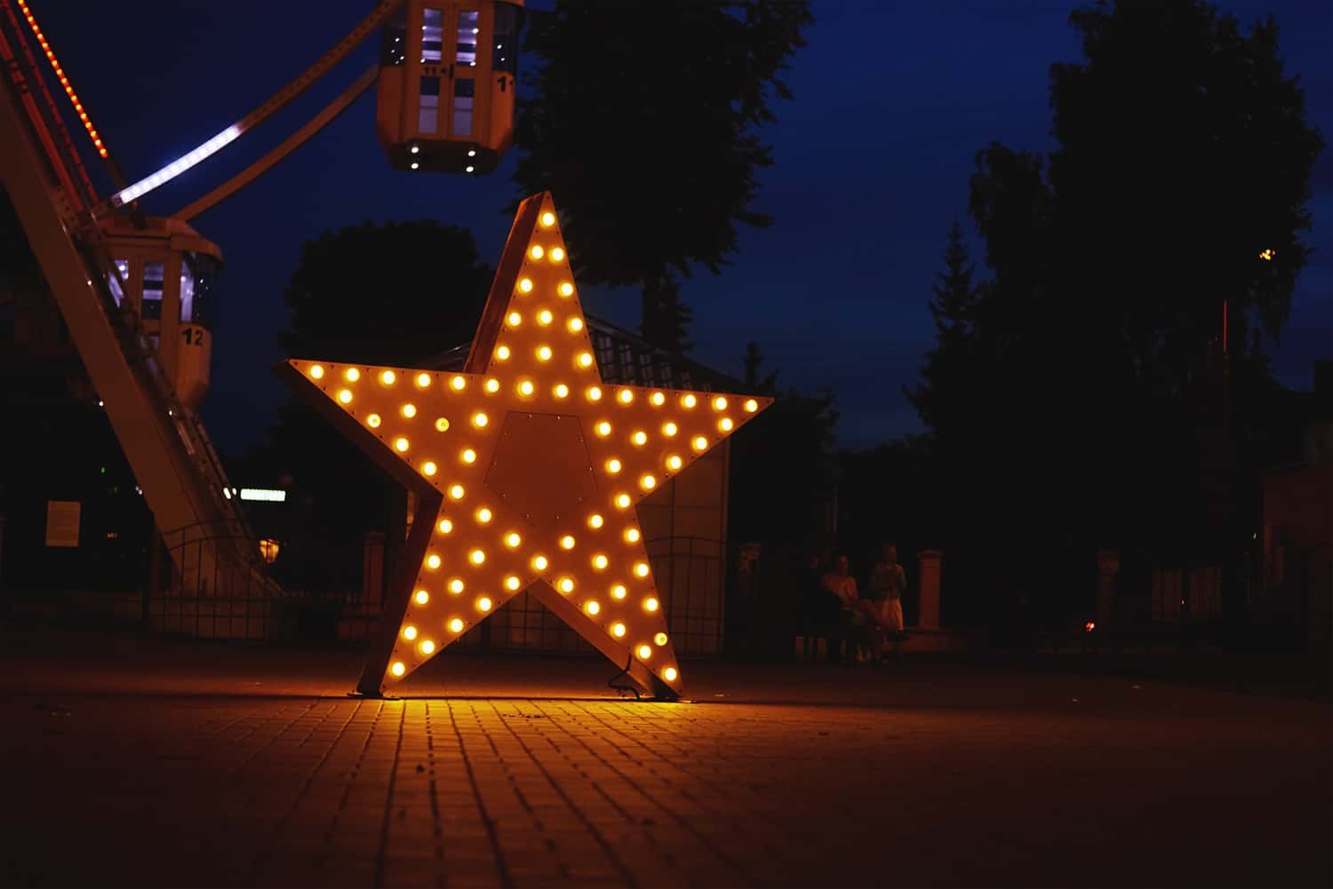 Take selfies on the Hollywood Walk of Fame in USA - United States
