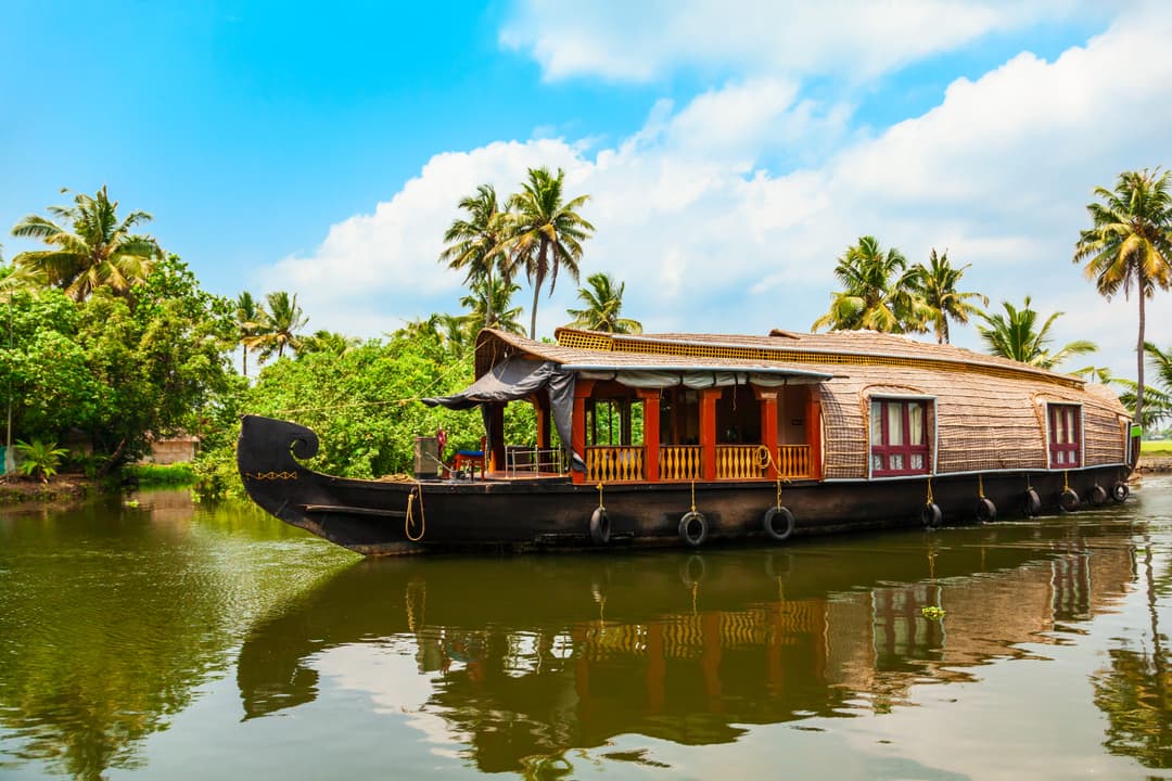 Stay At Houseboats In Alleppey