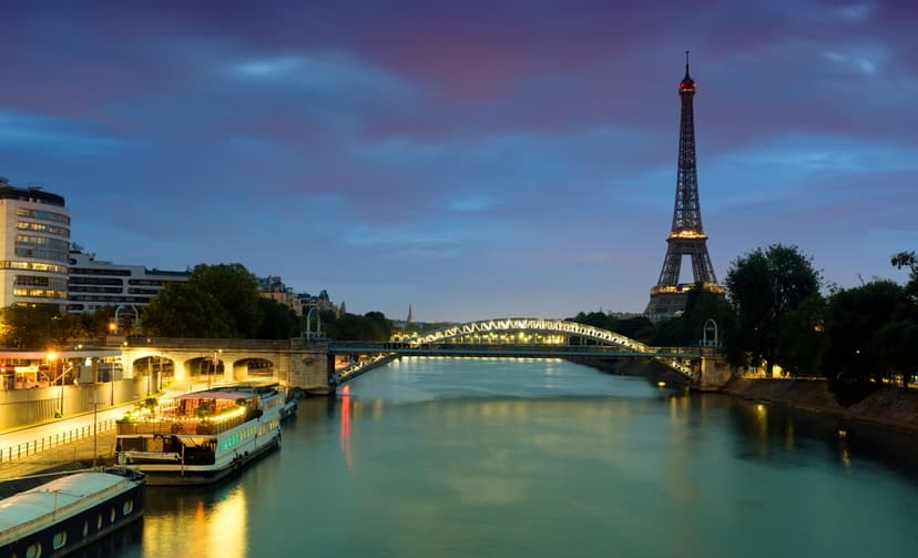 Paris illumination cruise