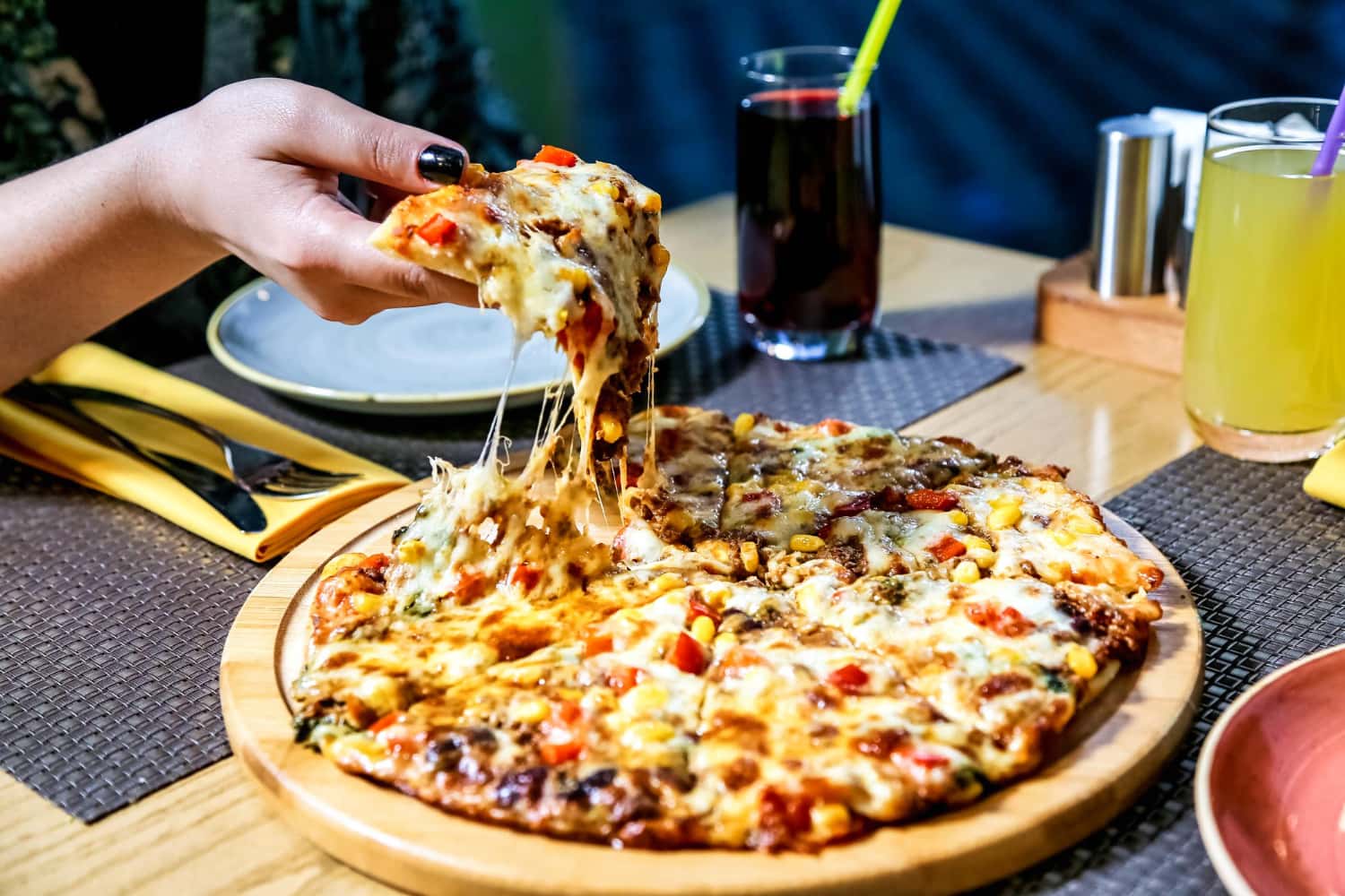 Enjoy some local Chicago Southside Pizza in America & Canada Summer 2026 Tours